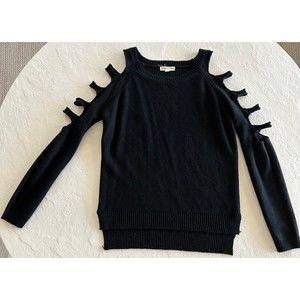 Zenana Outfitters Cut-Out Sleeve Sweater